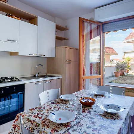 Con Giardino E Garage A Due Passi Dal Mare Apartman *