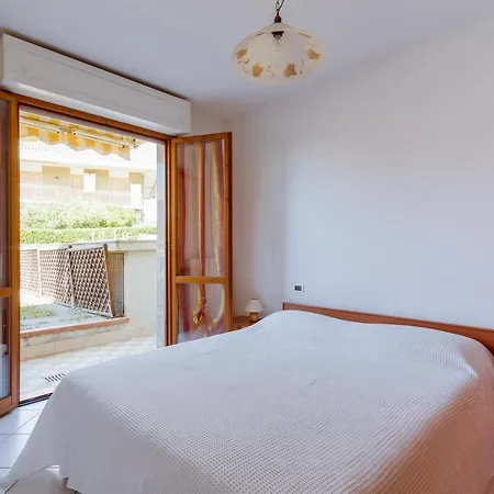 Apartman Con Giardino E Garage A Due Passi Dal Mare