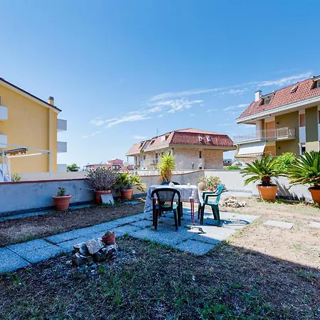 Apartman Con Giardino E Garage A Due Passi Dal Mare